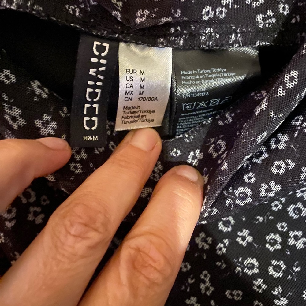 H&M mid length skirt Medium